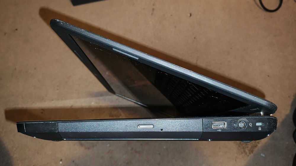 Laptop Hp Intel Core I3 2310M 8gb ddr3 display 17inch