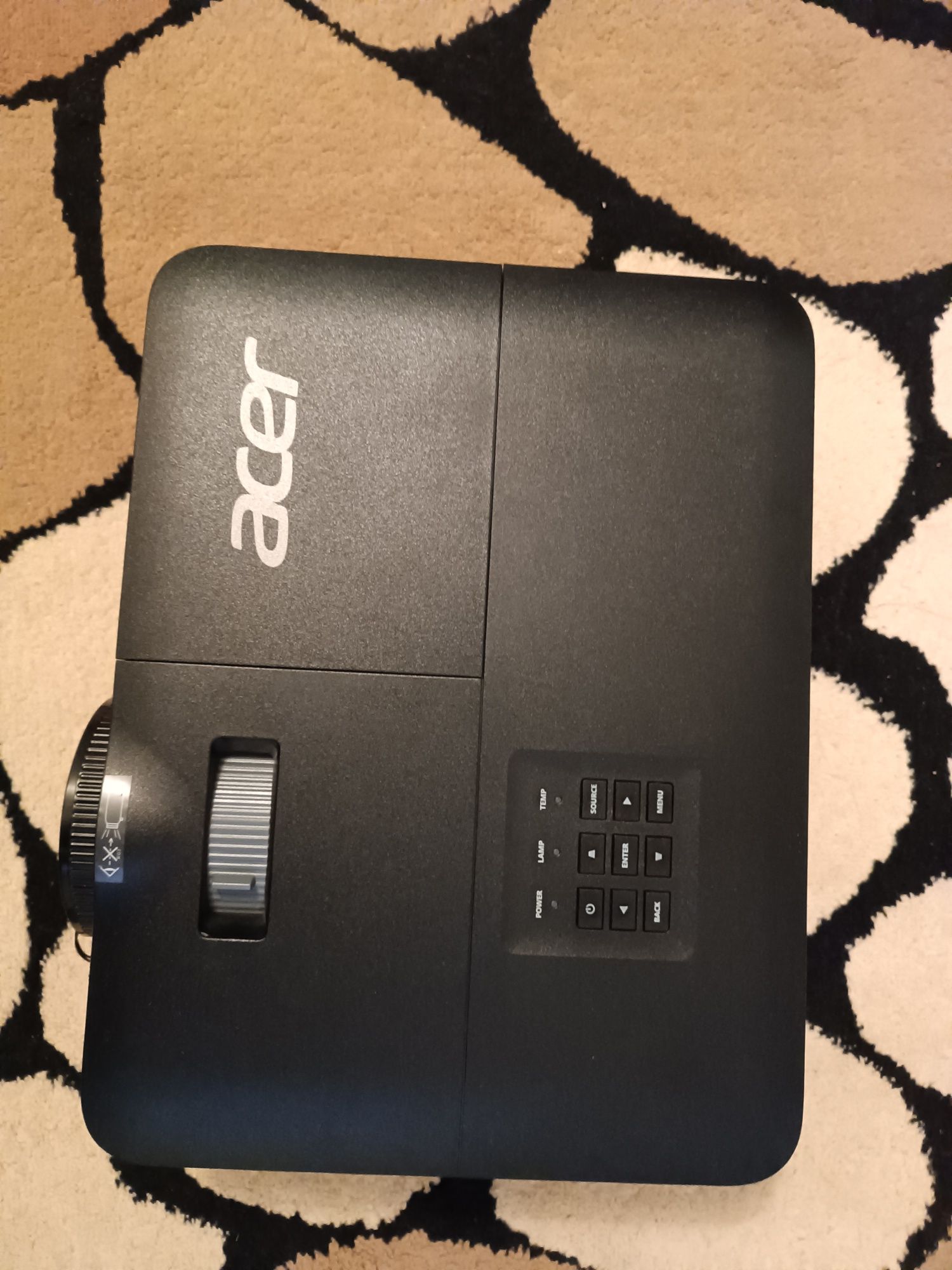 Продам проектор acer 1844 почти как новый
