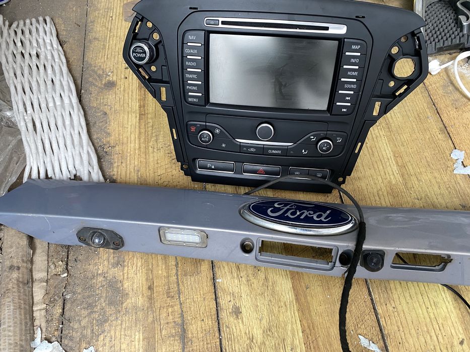 Navigatie Ford mondeo 4 facelift 2010 - 2013 cu intrare camera kuga 1