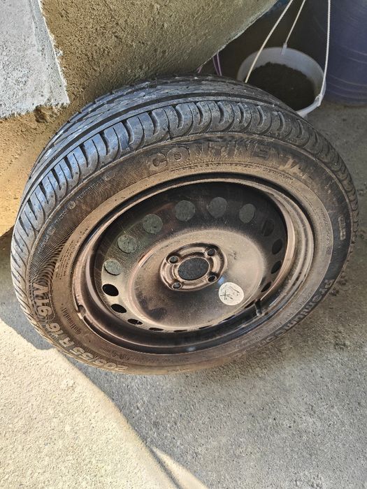 Vând roată 4×100 R16 cu anvelopă Continental