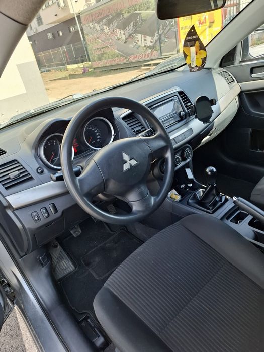 Mitsubishi lancer 2015