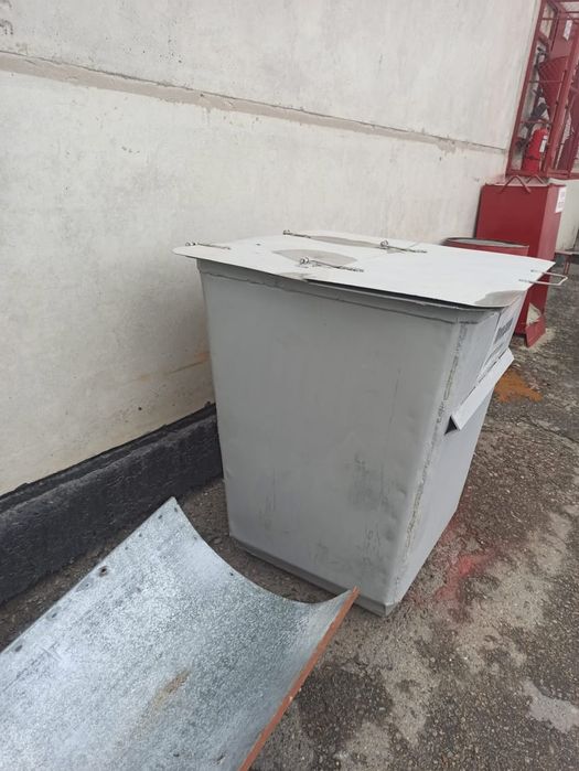 Мусорный контейнер