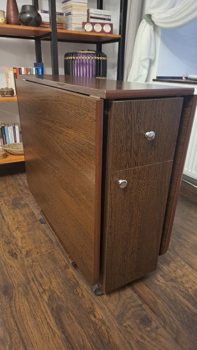 Masa plianta Wenge 6 persoane. L 166 x l92 x I78, stransa 37 cm