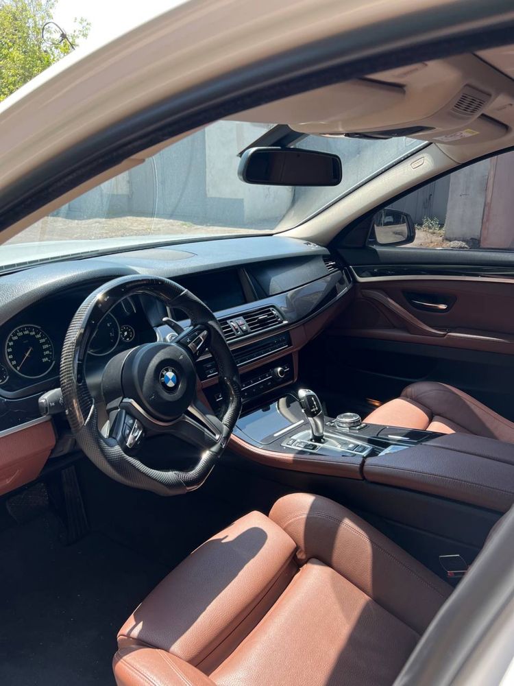 Продам BMW  f10 рестайлинг j30