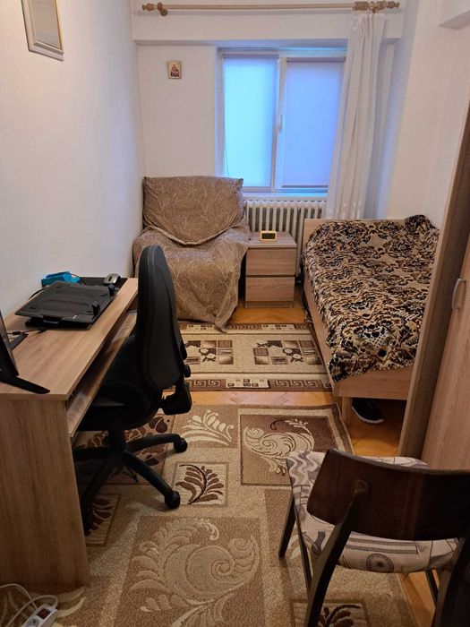 OCAZIE ! APART 4 camere,D,100mp, et 3,zona Pacurari-Copou,bl dupa 1980