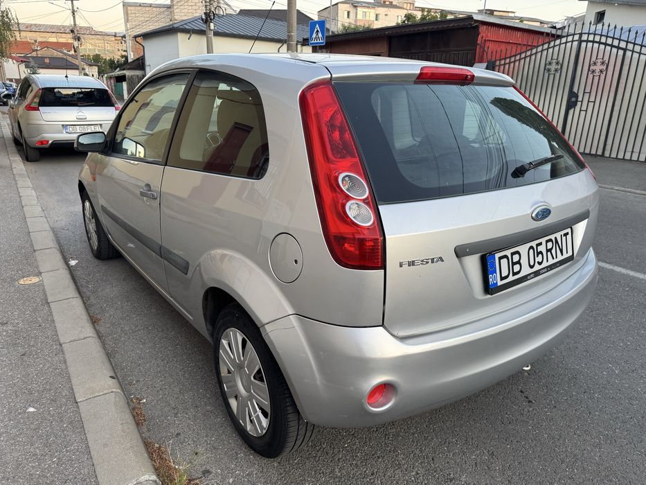 Ford Fiesta 1.4 benzina, aer conditionat