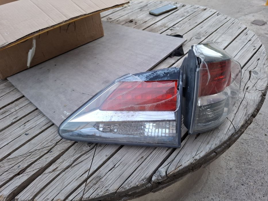 Продам задние фары на лексус 270