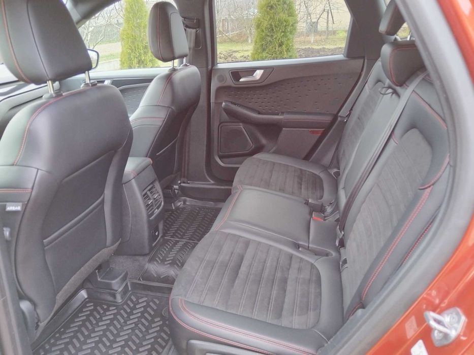 Ford Kuga ,2021 ,model STline ,motor 1500 cm ,150 cp,