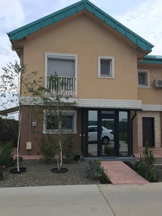Vila de vanzare (85 mp utili cu mansarda open space si terasa inchisa)