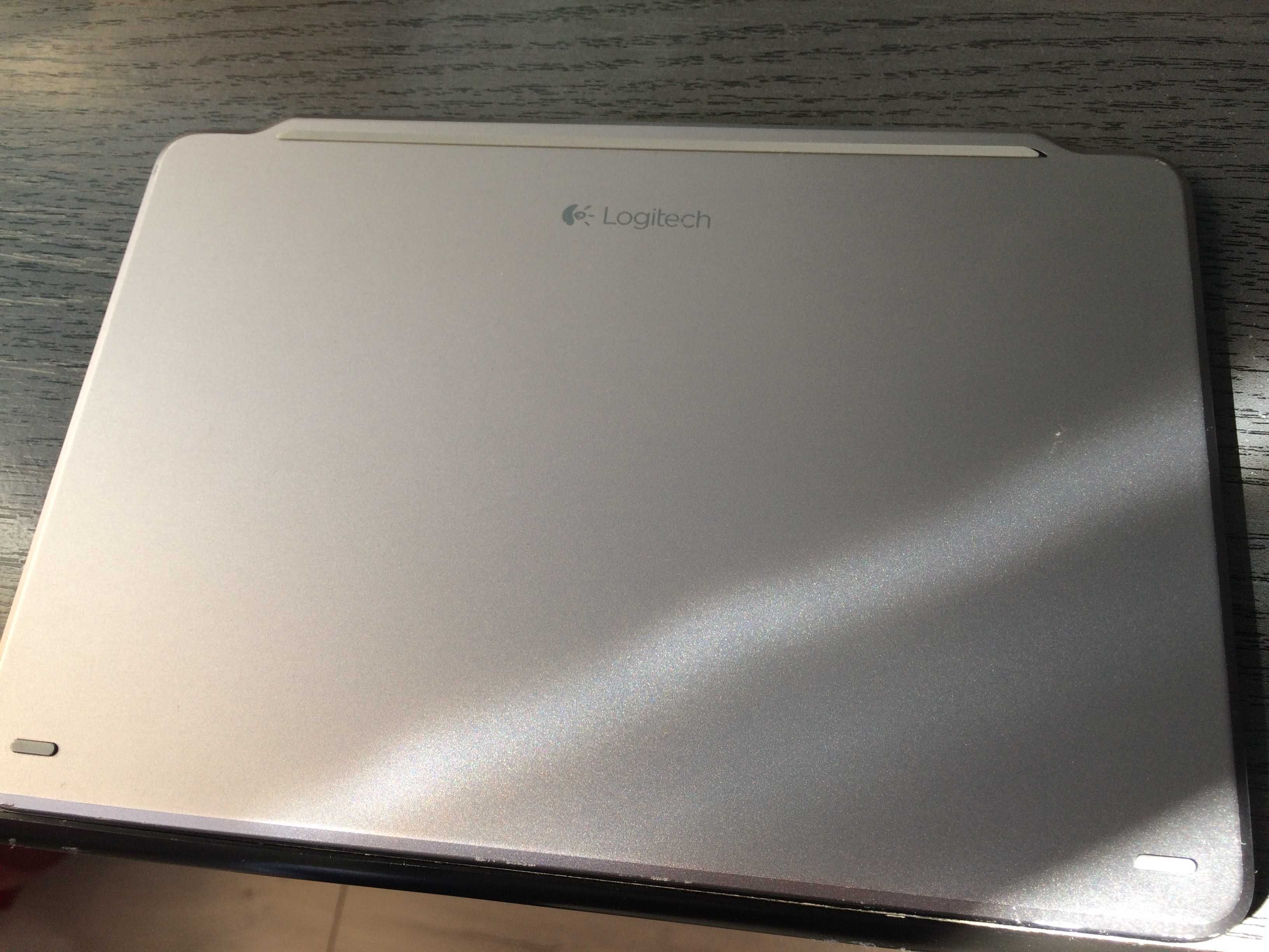 Tastatura bluetooth Logitech UltraThin model Y-R0048 pentru Ipad.
