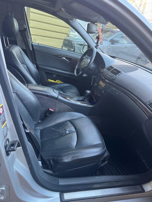 Vand mercedes w211 anul 2006 motor 2.2 150 cp