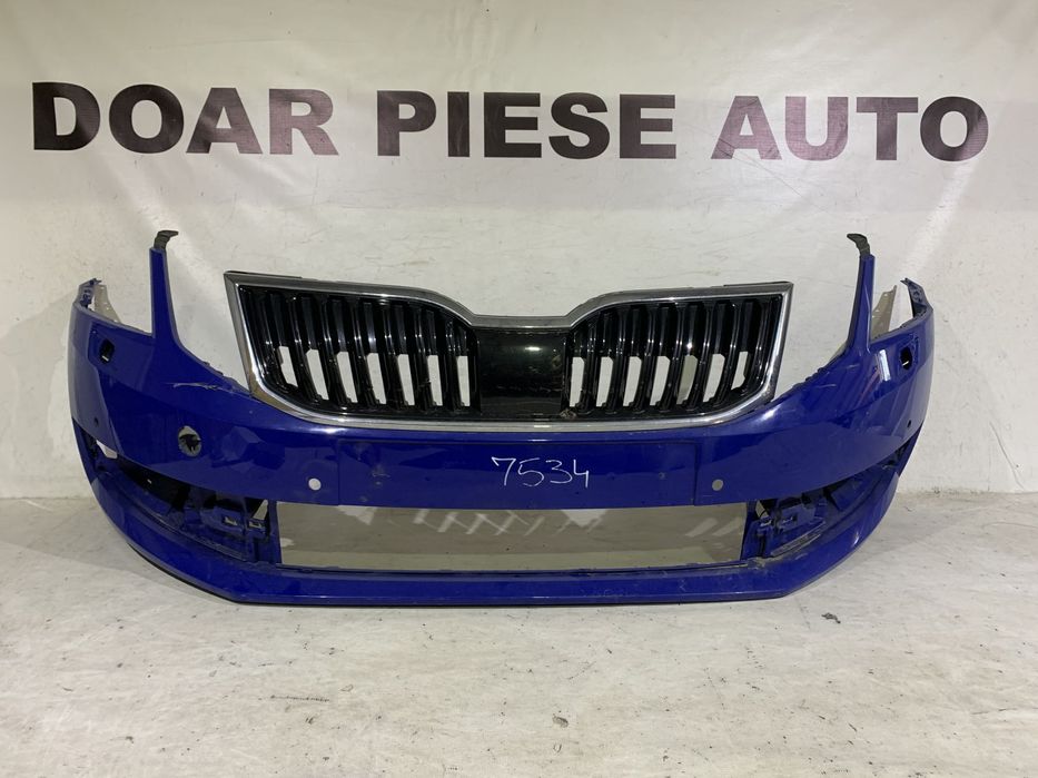 Bara fata Skoda Octavia 3, facelift, 2017, 2018, 2019, 2020, cod origine OE 5E0807221N, cu gauri pentru spalatori faruri si senzori de parcare.
