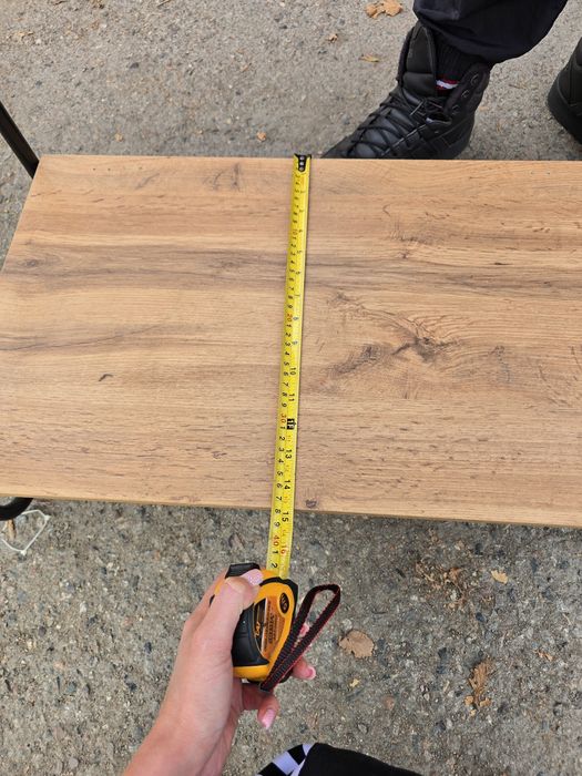 Стеллаж лофт на металлических ножкаж.