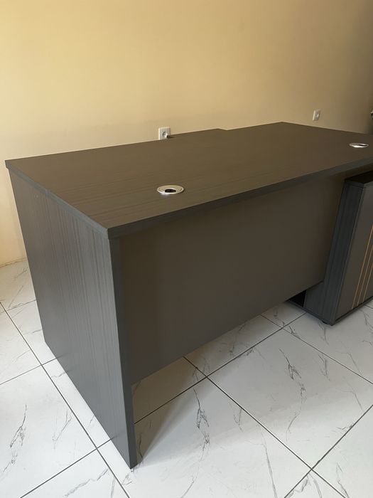 Офисный стол Новая