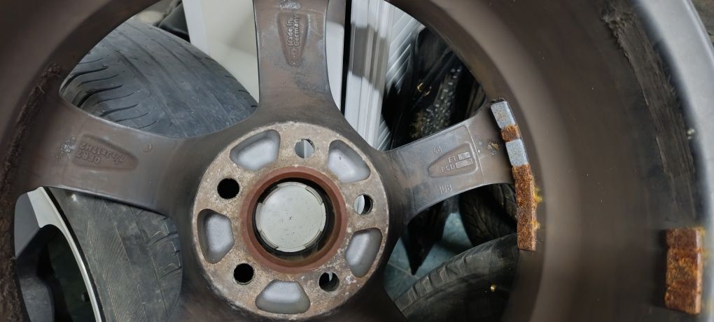 Vând jante aliaj dotz 5x108 pe r17