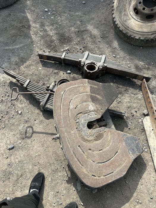 Исузи 10 тонал матор каропка  мост рисол сетло запччалр б