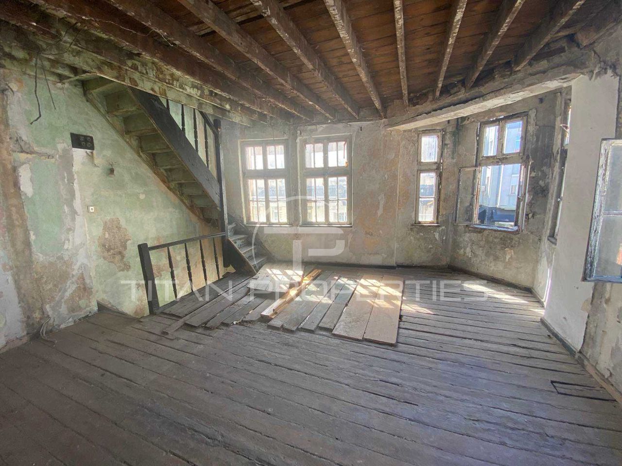 Продава се Къща в Пловдив, Център - 150 кв.м за 2200 €/кв.м - Снимка #1