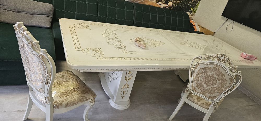 Продам обеденный стол с 12 стулями