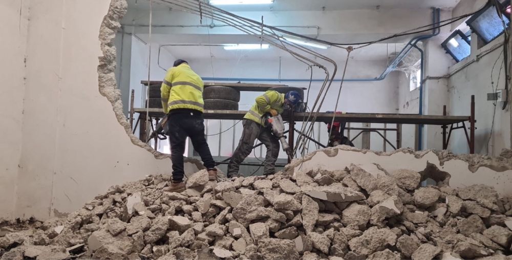 Demolari manuale  Taiere Beton  Decopertat gresie/faianta  Debarasari