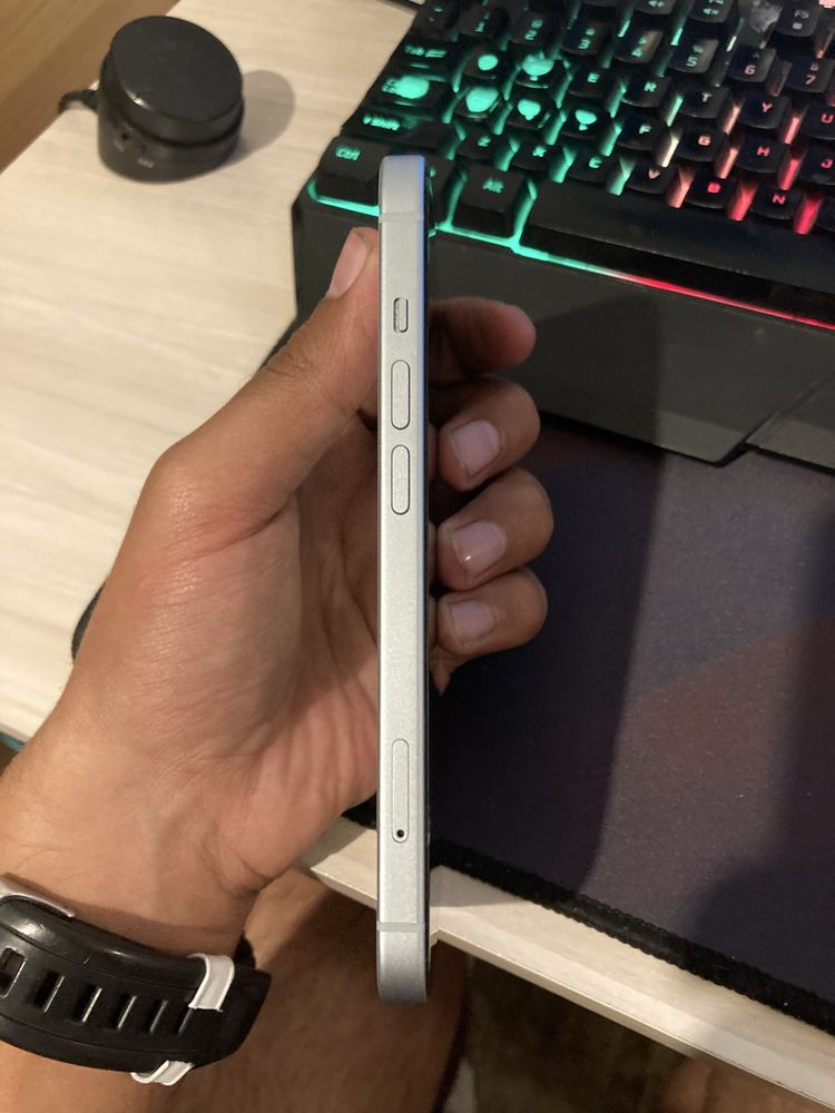 Iphone 15 128 с гаранция от виваком