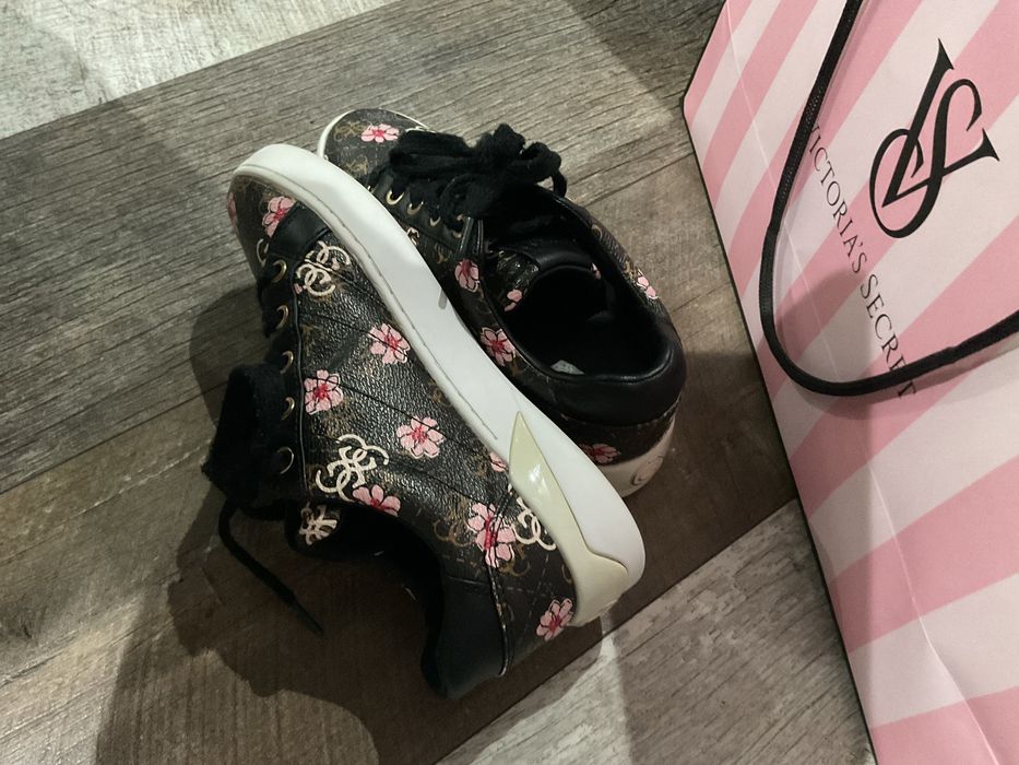 Adidasi guess nr 36