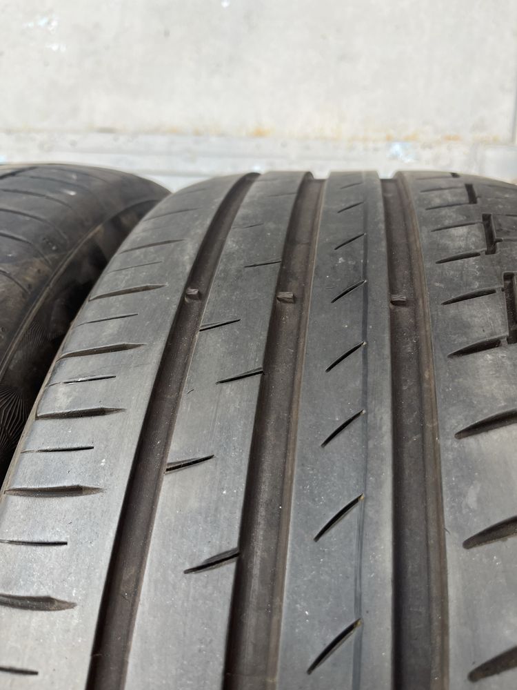 2 бр. летни гуми 235/45/19 Continental DOT 0419 5+ mm