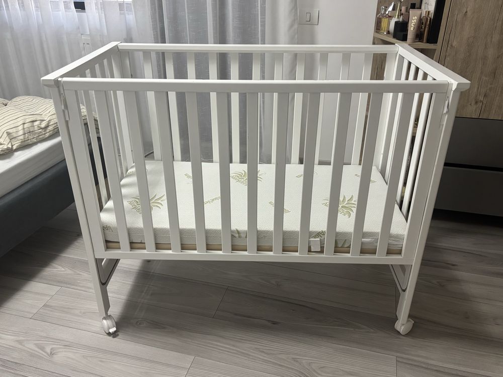 Patuț co-sleeper