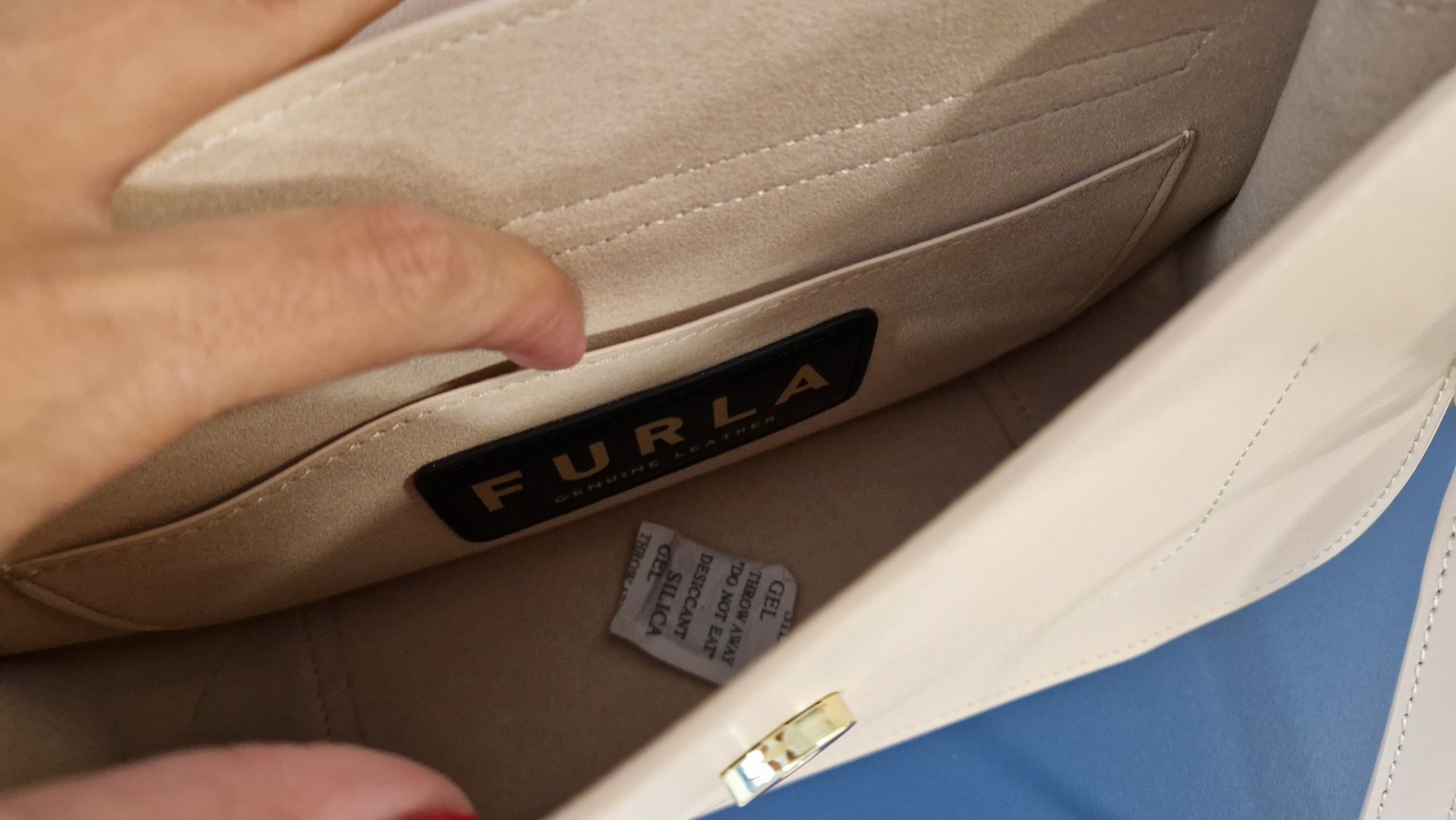 Прекрасна Furla Flow