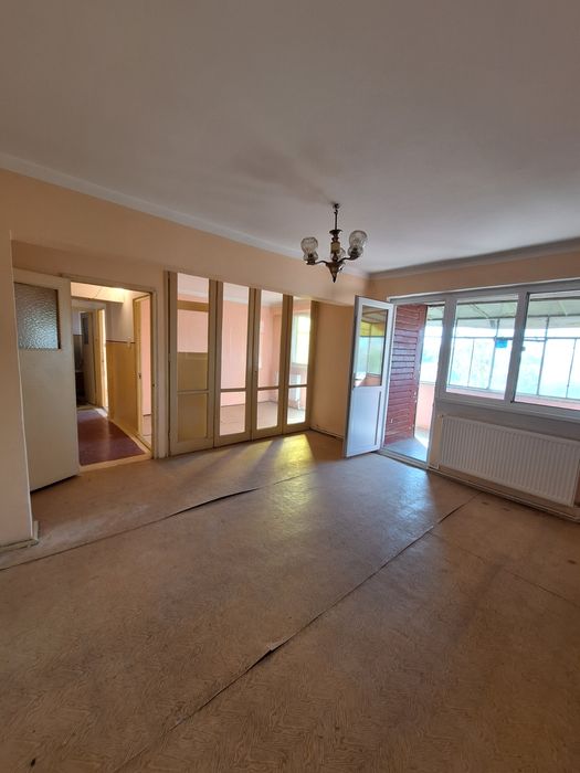 3 camere micro 39 J-uri