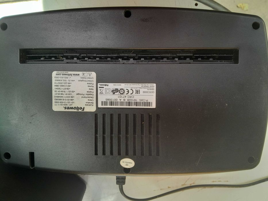 Продавам Шредер FELLOWES P-28S