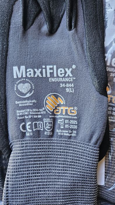 Manusi de lucru MaxiFlex