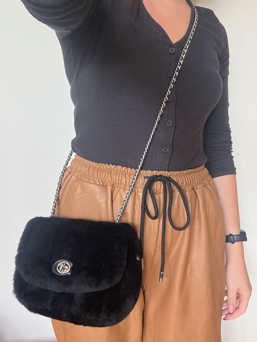 Coach Pillow Madison 18 черна пухена чанта