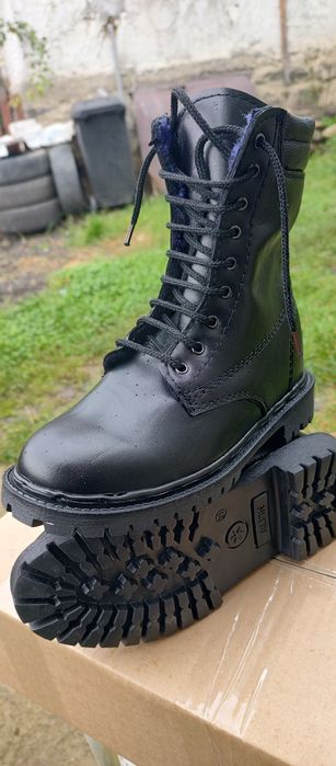 Bocanci militari și pantofi din piele naturala