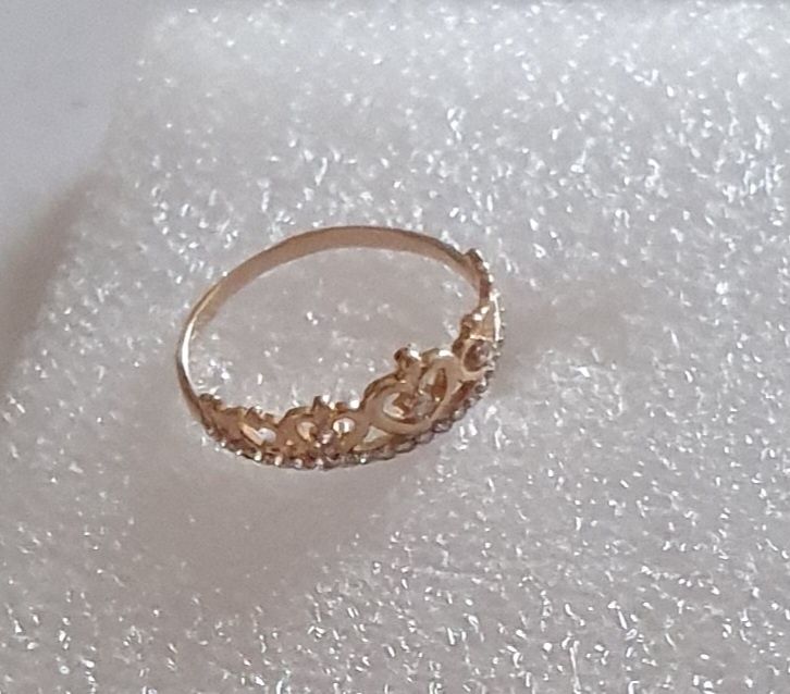 Кольцо   золотое.