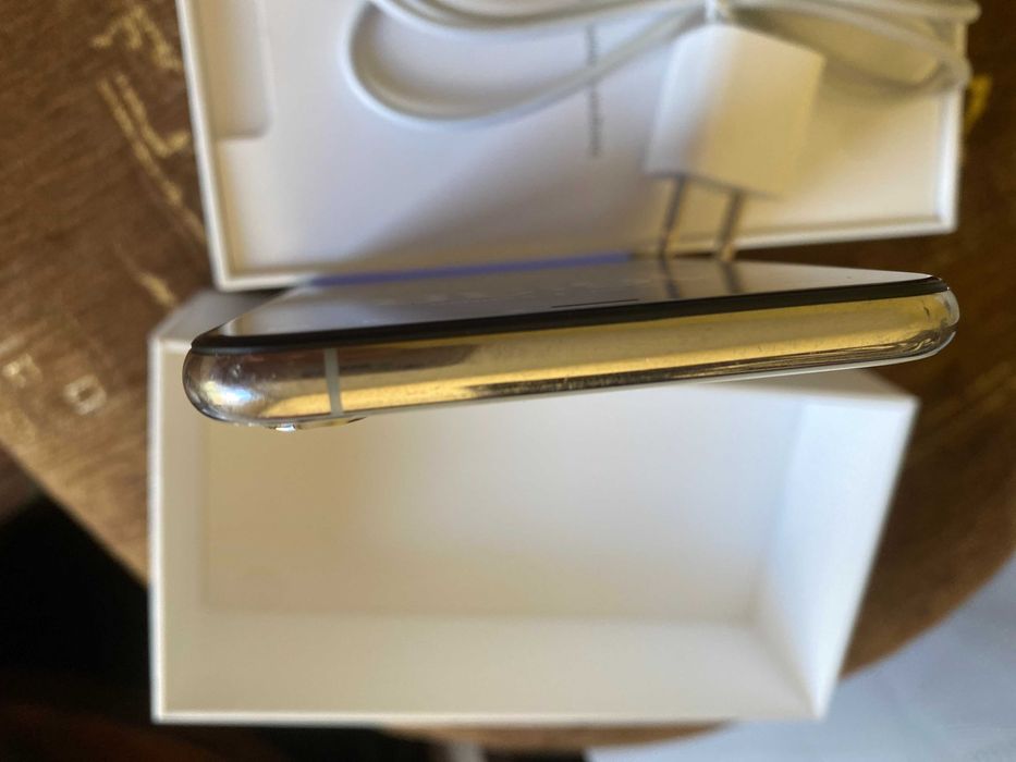 Apple iPhone XS Max - 64GB - Silver