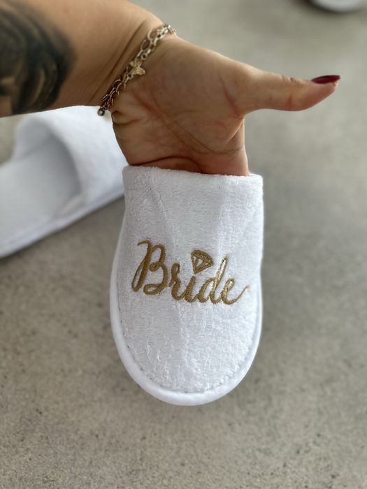 Papuci noi bride