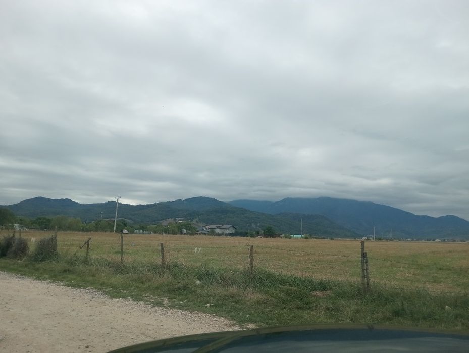 Teren intravilan de construcții case 800+900 metri la munte Glejerie R