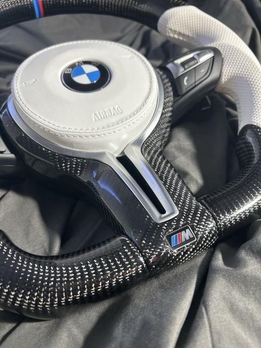 Volan BMW Carbon Seria 1/2/3/4/5/6/7/X1/X3/X4/X5/X6 Montaj Inclus