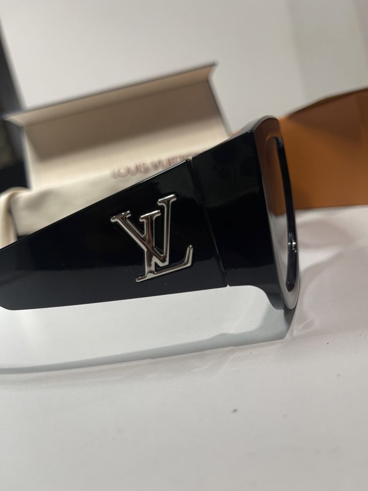 *Model RAR* Louis Vuitton Selby LV ochelari soare