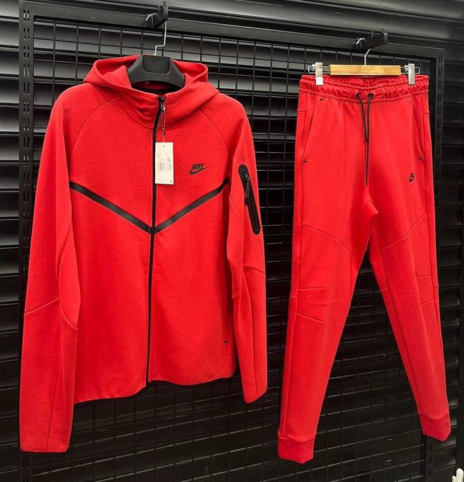 Мъжки Екипи NikeTech