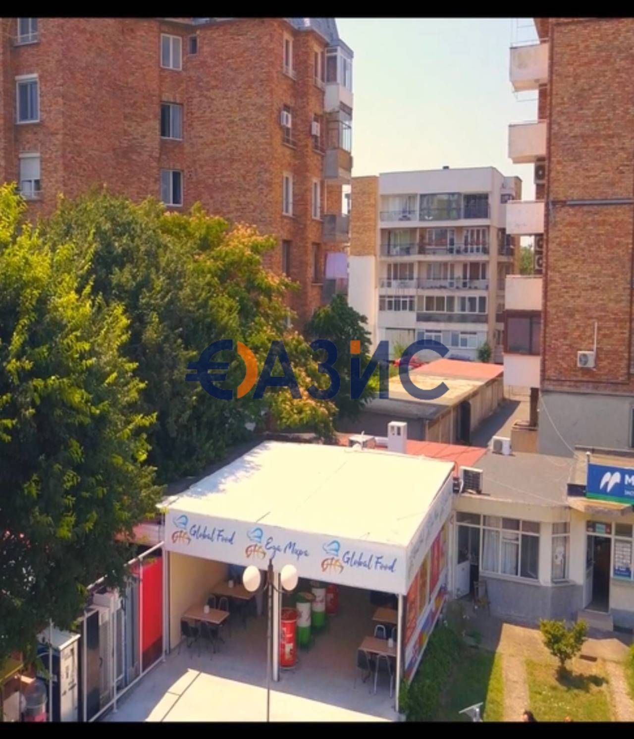 Заведение в центъра на Несебър (67 кв. м + 40 кв. м) с действащ