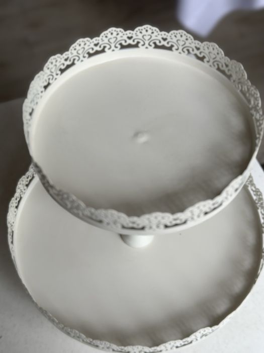 Продам тортницу и подставку для сладостей