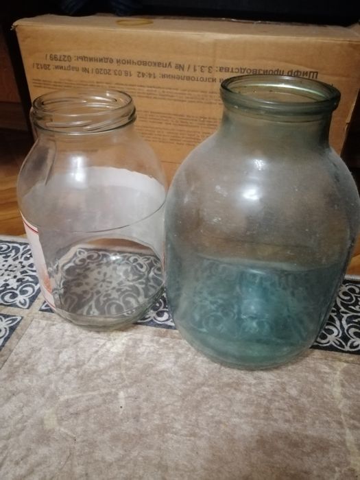 Банки  стекляные 2х  литр.