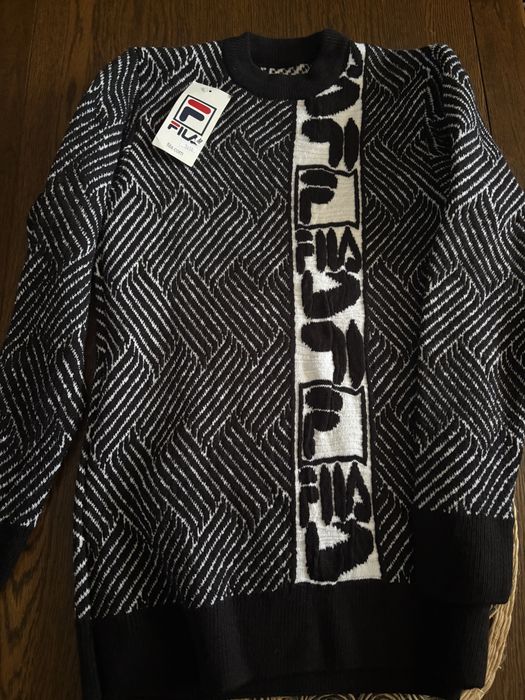 pulover fila M nou