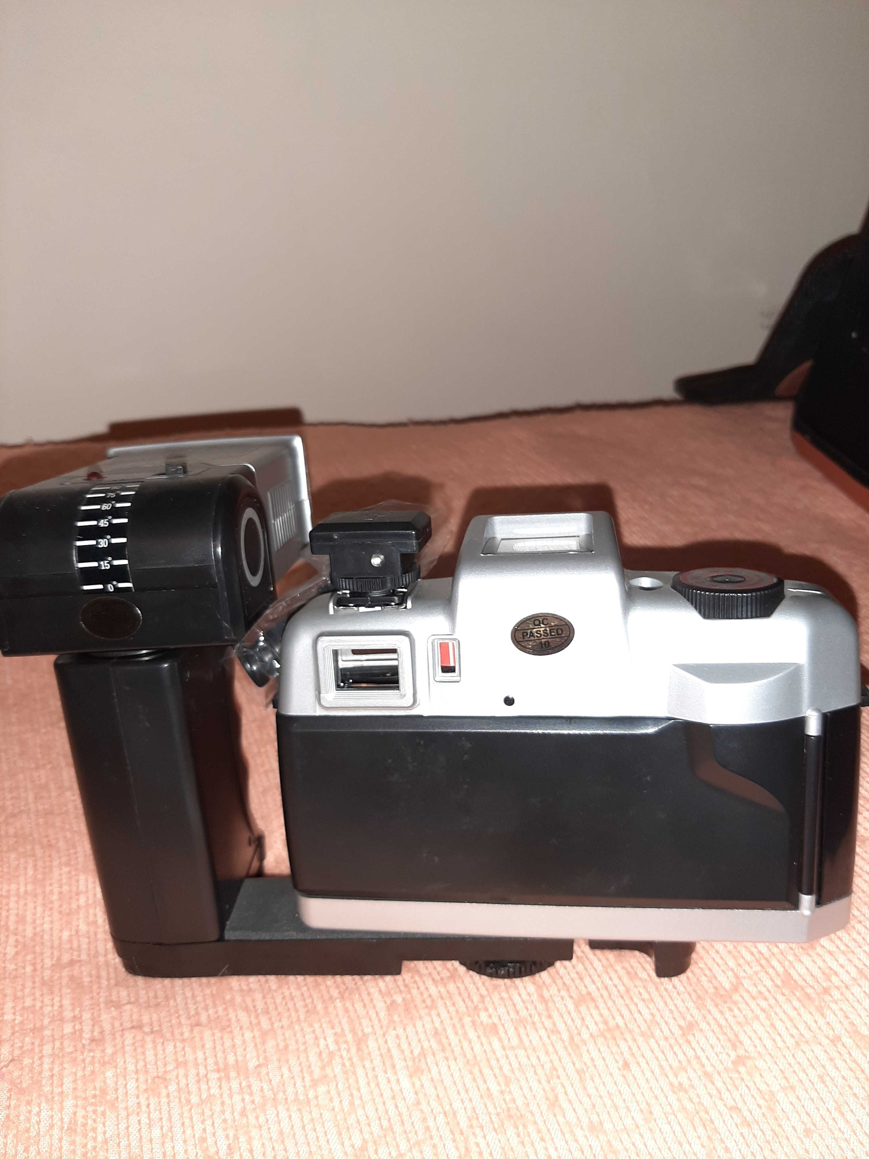 camera foto clasica cu blitz