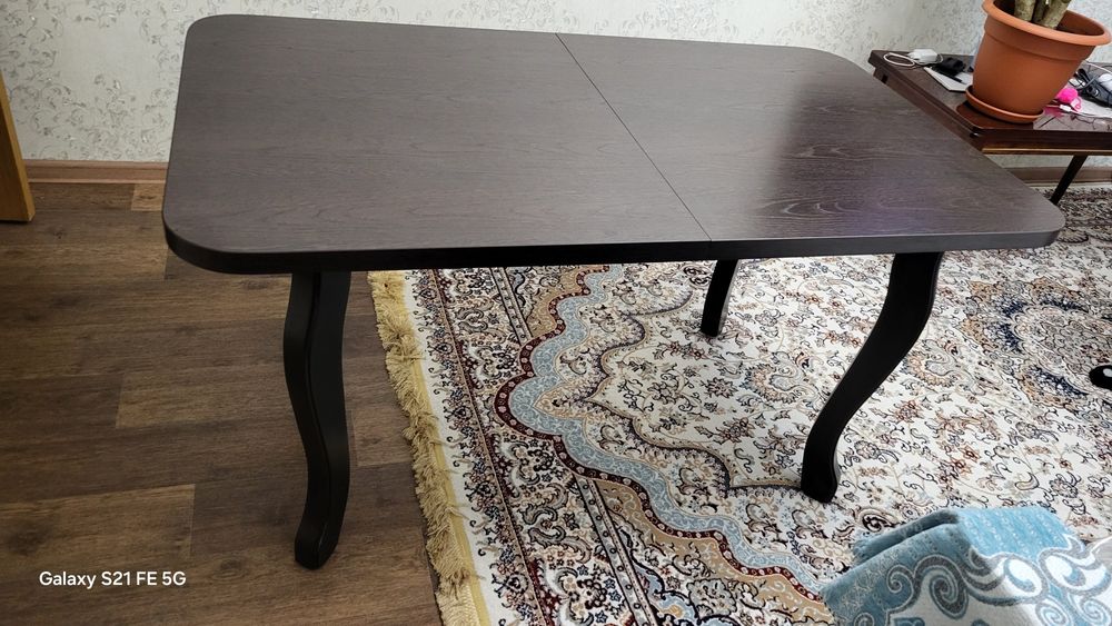 Стол в отличном состоянии