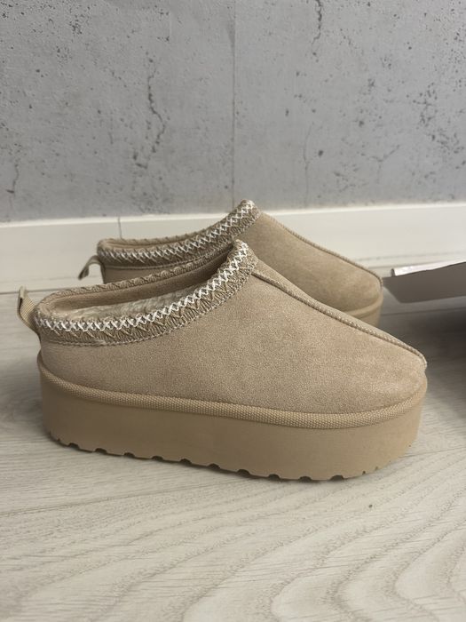 Papuci cu platforma tip Ugg
