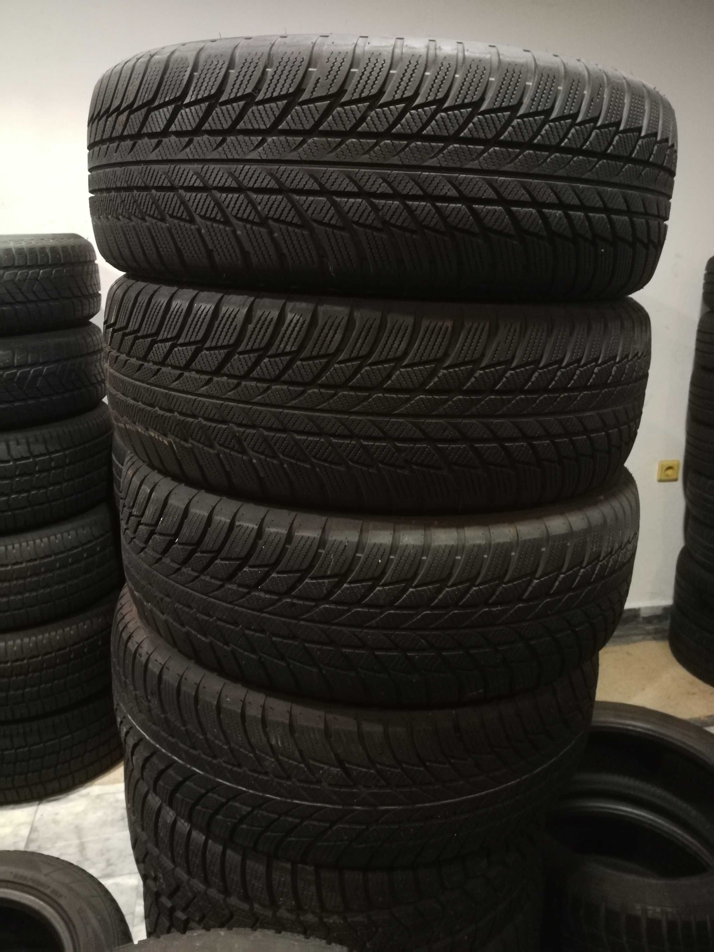 4 зимни гуми R17 205/60 Bridgestone Blizzak LM001 * 93H M+S