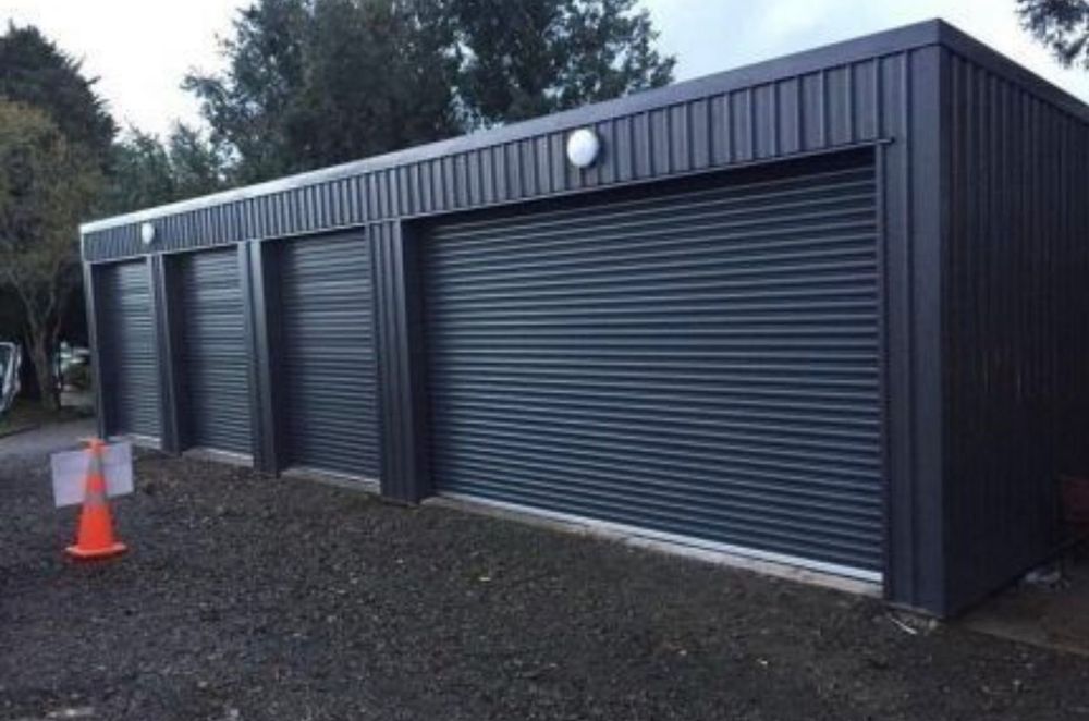 Vând garaje auto la comandă