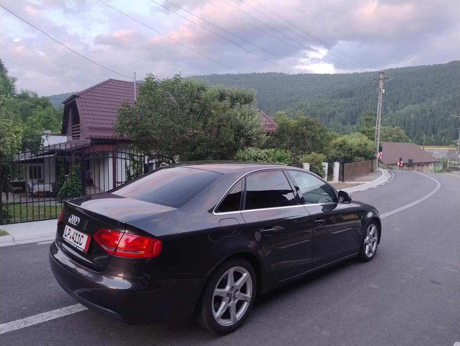 .Vând audi a4 b8